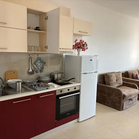 Megan - Floor 3 Shëngjin