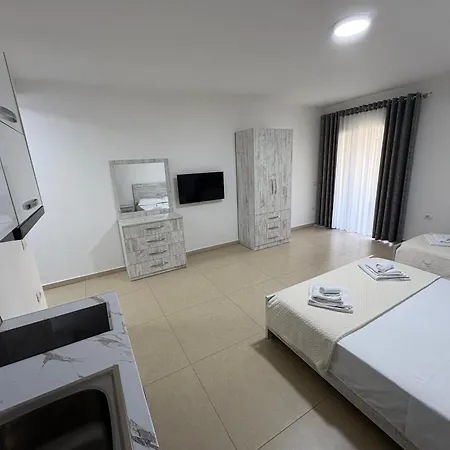 Megan - Floor 3 Apartmanhotel 3*