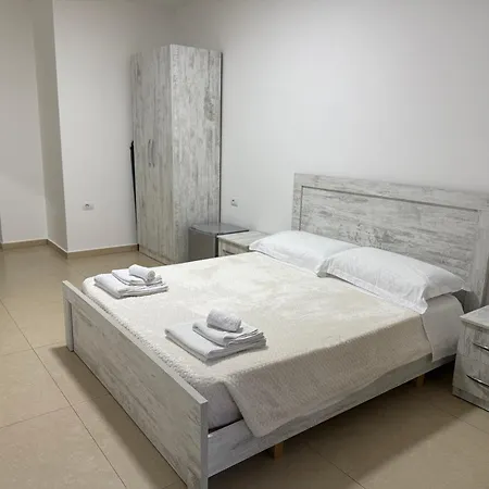 Megan - Floor 3 Apartmanhotel Shëngjin