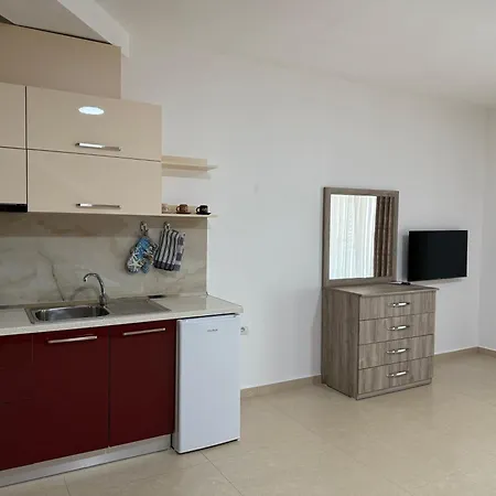 Megan - Floor 3 Apartmanhotel 3*