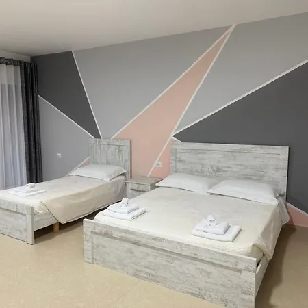Megan - Floor 3 Apartmanhotel 3*