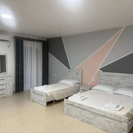 Megan - Floor 3 Apartmanhotel Shëngjin