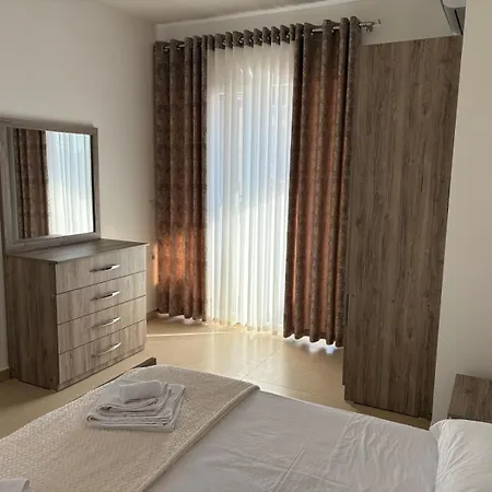 Megan - Floor 3 Apartmanhotel