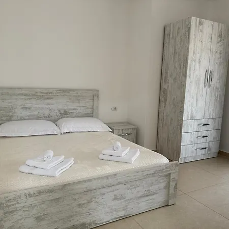 Megan - Floor 3 Apartmanhotel